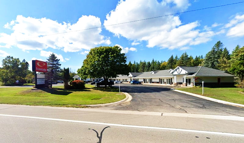 Econo Lodge Lakeshore (Maple Leaf Motel) - Street View